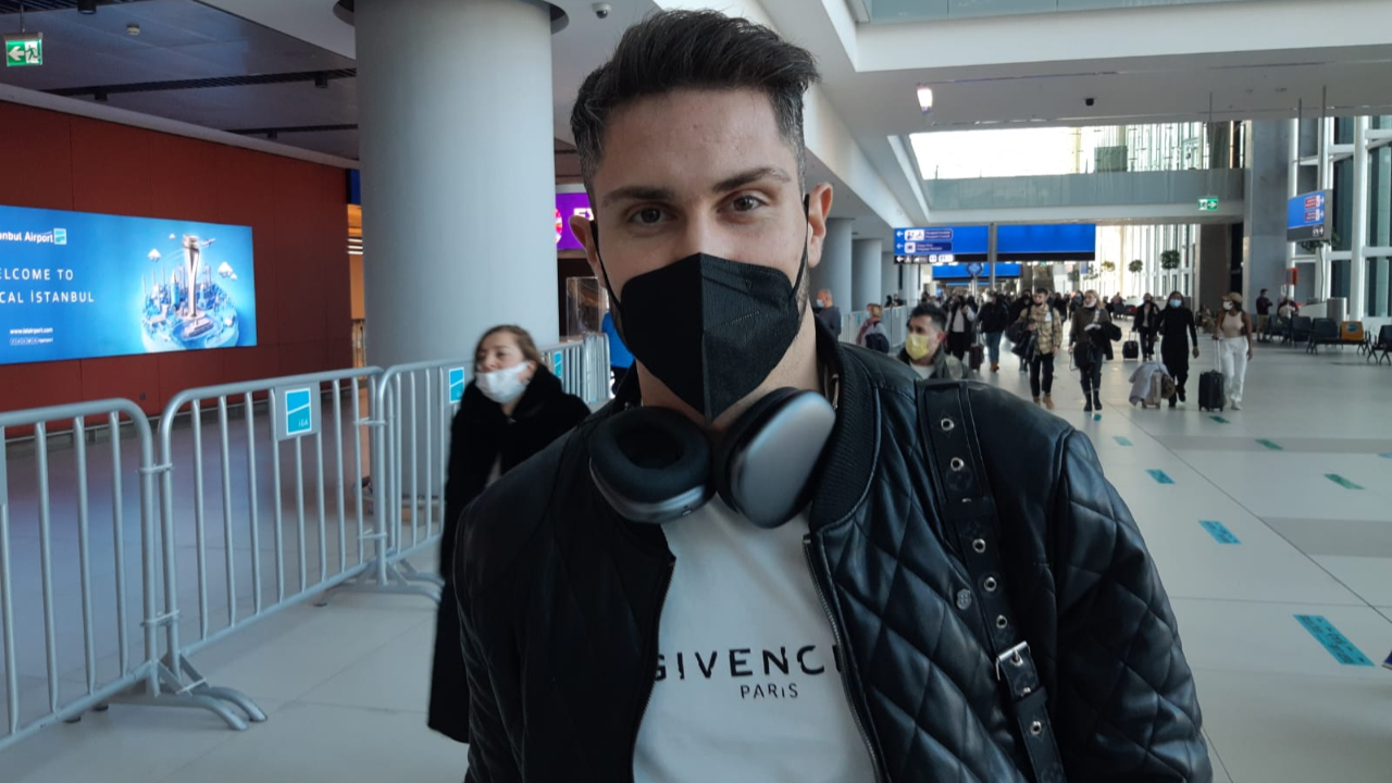 Mert Çetin, Kayseri'ye imzaya geldi... "Takımın geleceği hakkında güzel umutlarım var"
