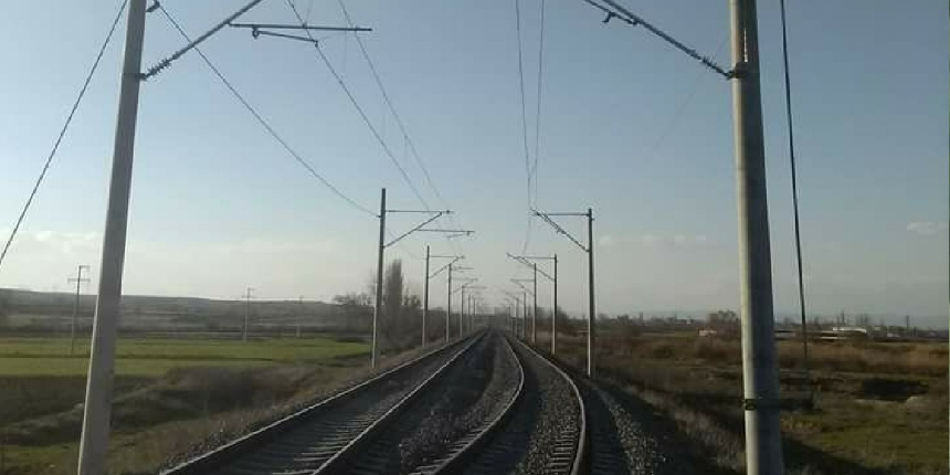 TCDD'ye ait yüksek gerilim telini çalarken akıma kapılan 1 kişi ağır yaralandı
