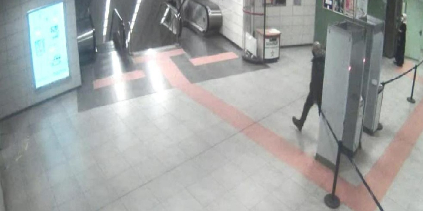 Metrodaki bıçaklı saldırıya ilişkin yeni görüntüler ortaya çıktı