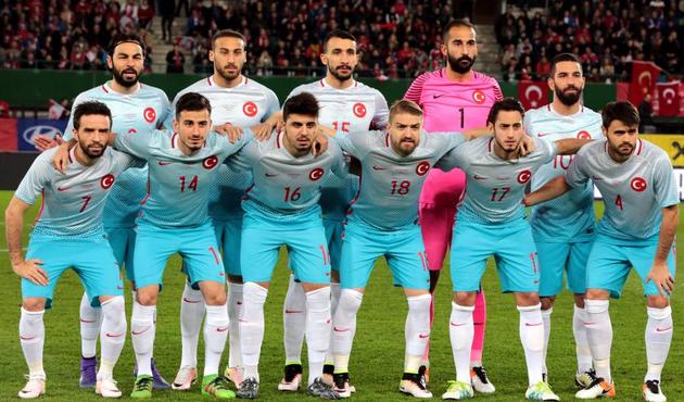 Milli futbolcu satış listesinde!