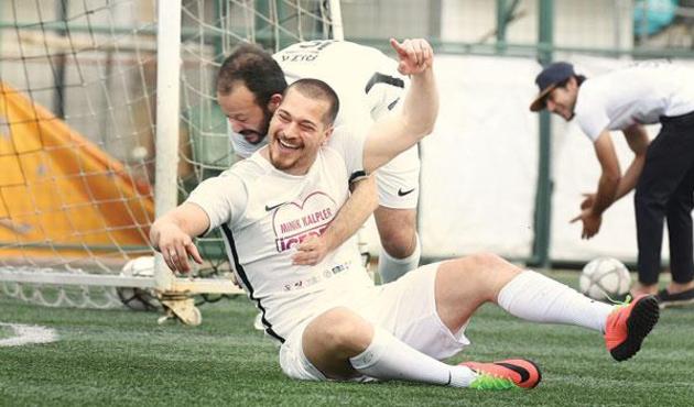 "İçerde" oyuncuları şimdi de sahada!