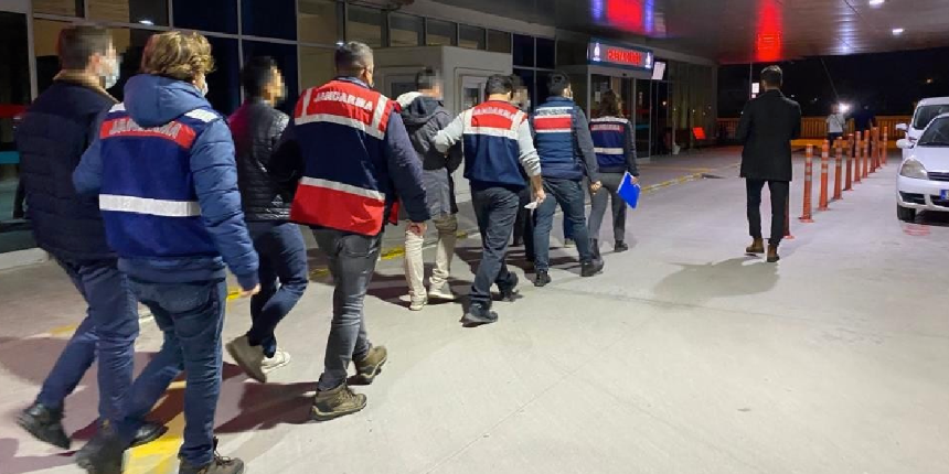 İzmir merkezli 40 ilde FETÖ operasyonu: 148 gözaltı, 60 tutuklama
