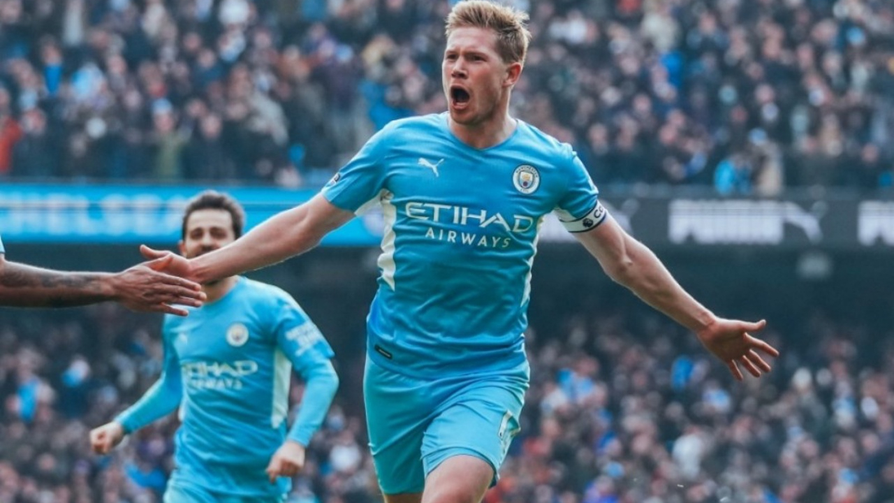 Premier League'de 12 maçlık galibiyet serisi yakalayan Manchester City şampiyonluğa koşuyor