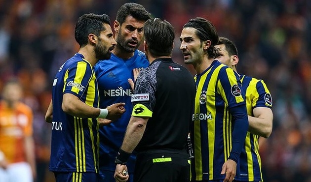 Fenerbahçe 2 yıldız isme imza attırdı!
