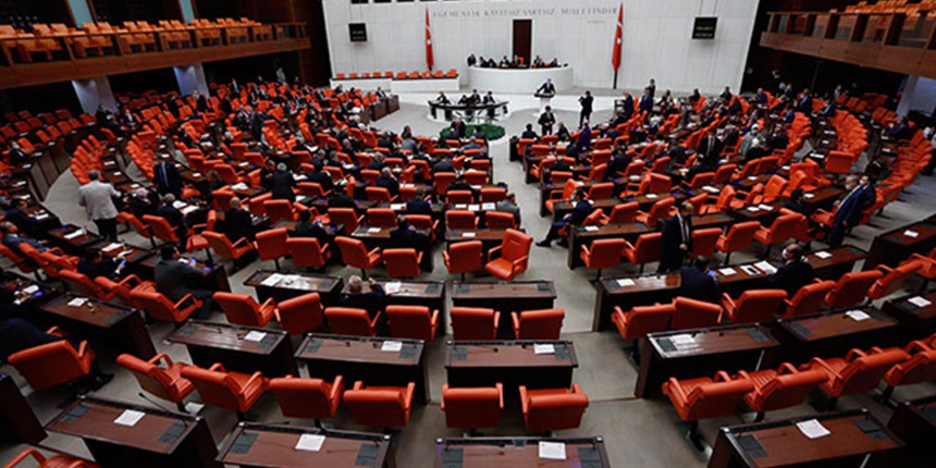 Memur ve emekliye ek zammı da içeren kanun teklifi Meclis'ten geçti