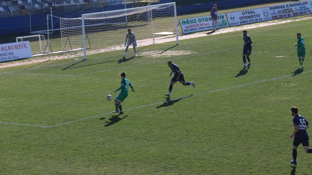 Ergene Velimeşespor, Sarıyer karşısında 3 puanı 3 golle aldı