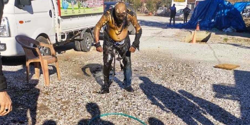 Zabıta ekipleri uyardı, kömürcü kendini yaktı