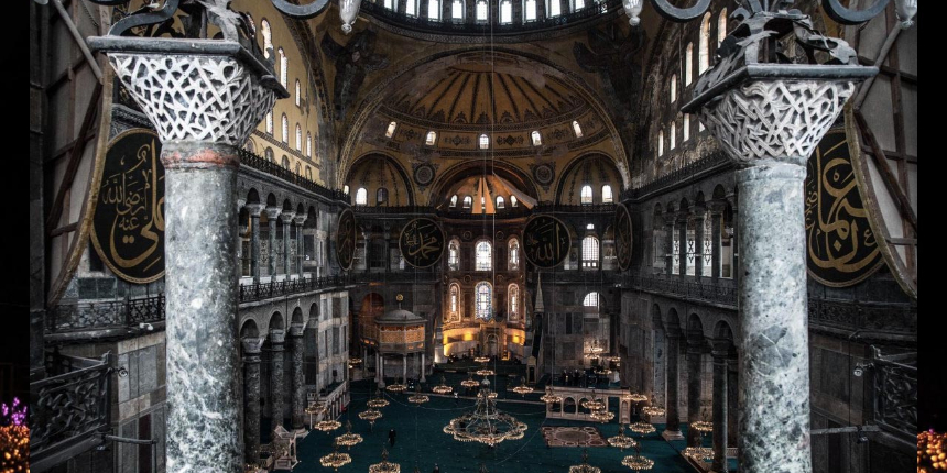 Ayasofya rahatsızlığı ile tepki çeken İBB geri adım attı: Sitedeki o ibare sessiz sedasız değişti