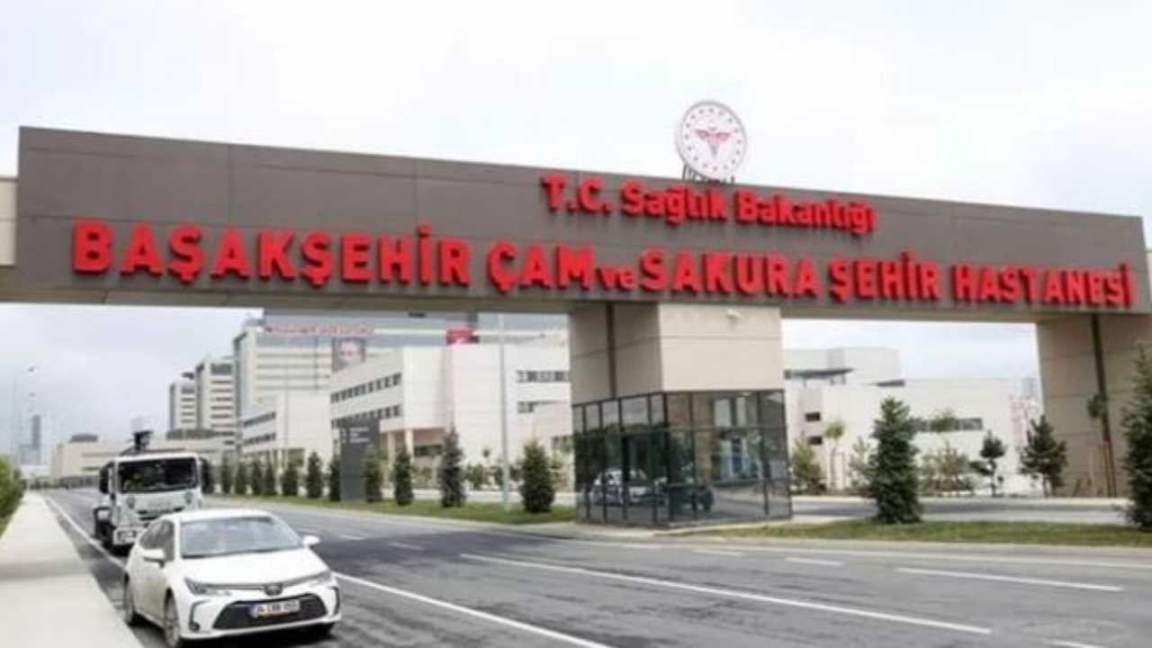 Hemşirenin 'Hamileyim yapmayın' yakarışlarına aldırmadılar! Yere yatırıp karnını tekmelediler!