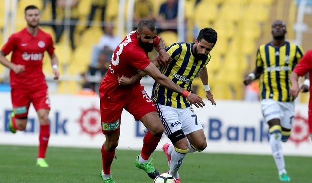 Kadıköy'de şok tepki: Antalyaspor'u alkışladılar