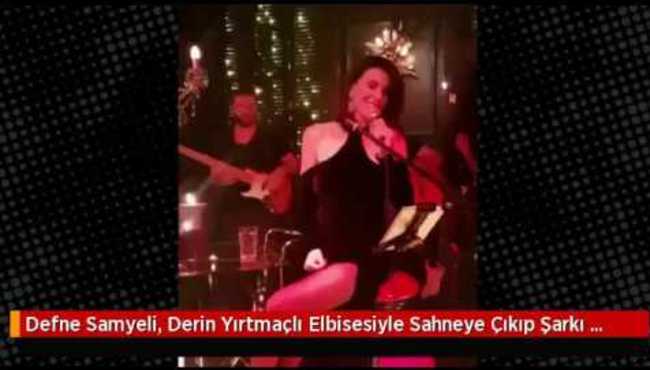Defne Samyeli, derin yırtmaçlı elbisesiyle sahneye çıkıp şarkı söyledi!