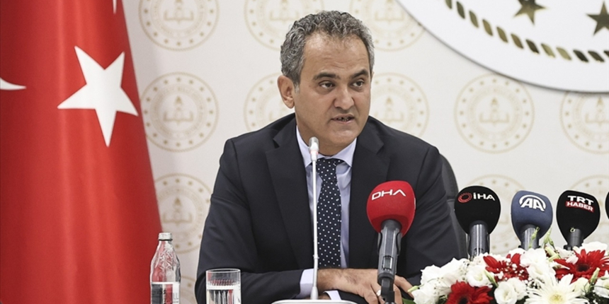 Bakan Özer'den yarıyıl tatilinden önce öğretmenlere ödev çağrısı