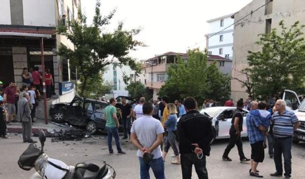 Çalıntı otomobille kaçanlar polisi alarma geçirdi...