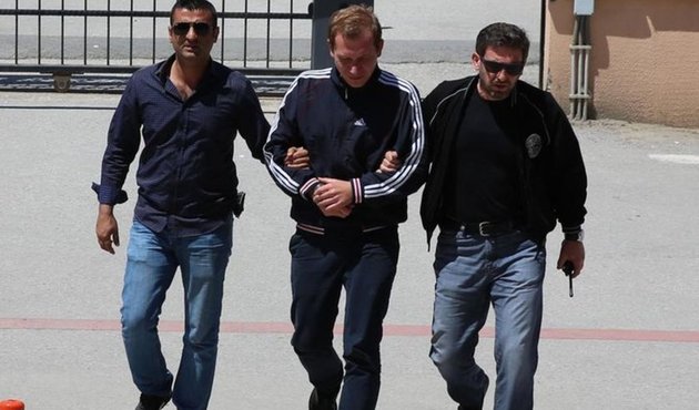 Edirne Belediye Başkanı'na yumruk atan saldırgan tutuklandı!