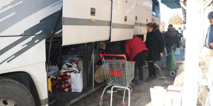Bulgarlar PCR zorunluluğuna saatler kala Edirne’ye akın etti