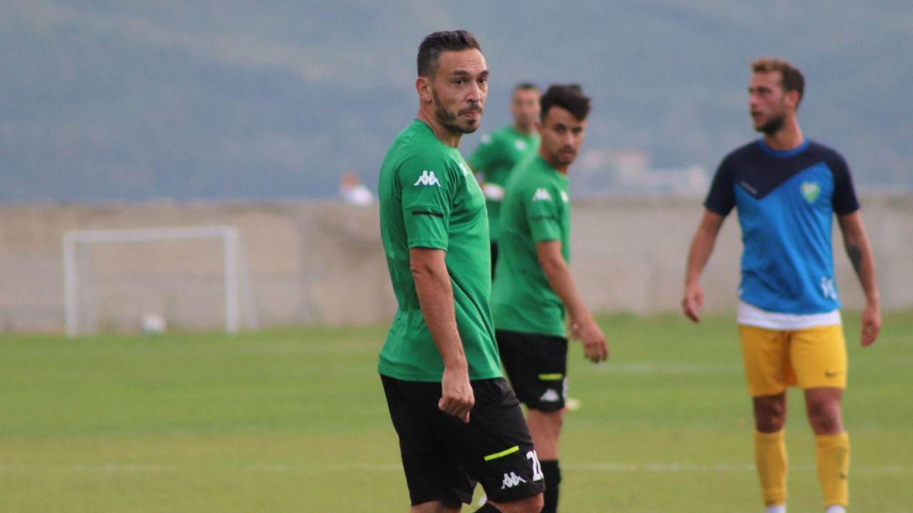 Kocaelispor tecrübeli santrafor Mevlüt Erdinç ile yollarını ayırdı