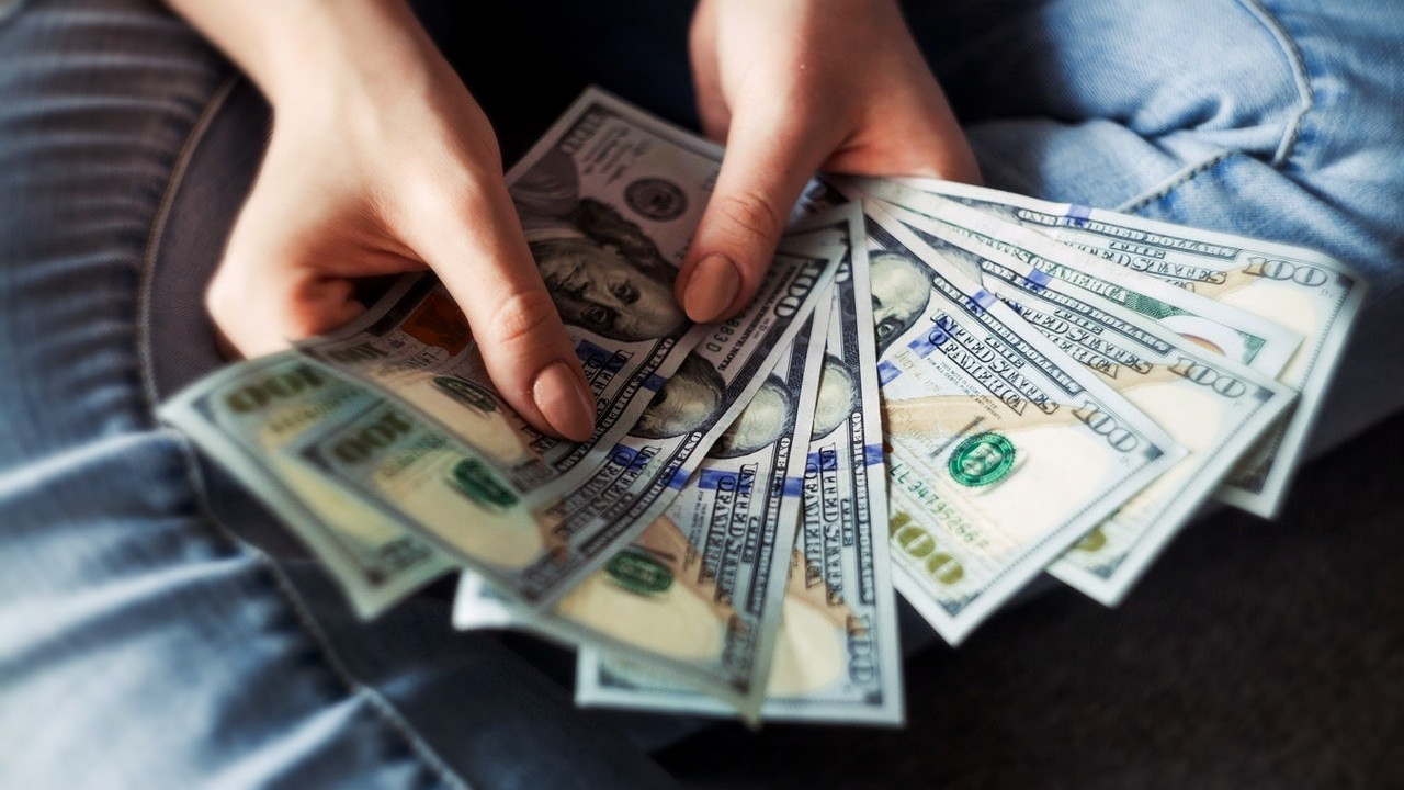 Yatırımcılar Merkez Bankası faiz kararını bekliyor! Faiz kararı öncesi dolar yükselişe geçti...