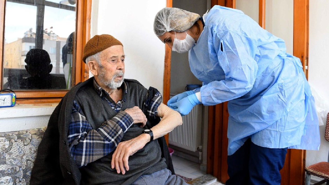 Bakan Derya Yanık duyurdu: Evde bakım yardımı Şubattan itibaren 2.300 TL