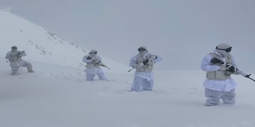 Kar panterleri! Mehmetçik eksi 17 derecede görevine devam ediyor