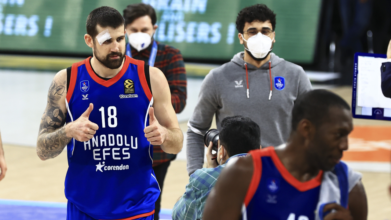 Adrien Moerman'dan son saniye üçlüğü... Anadolu Efes-Panathinaikos 82-81