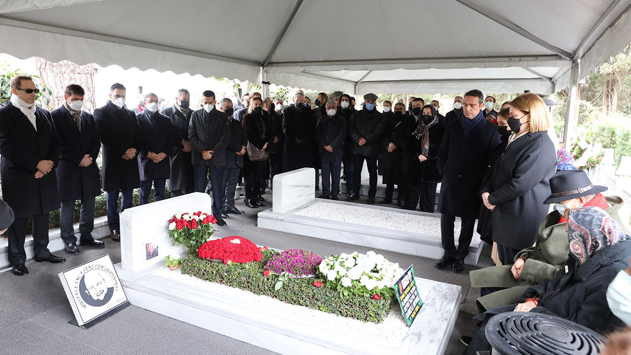 Mustafa Koç mezarı başında anıldı