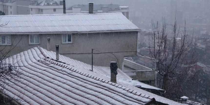 İstanbul Anadolu Yakası’nda kar yağışı etkili oluyor!