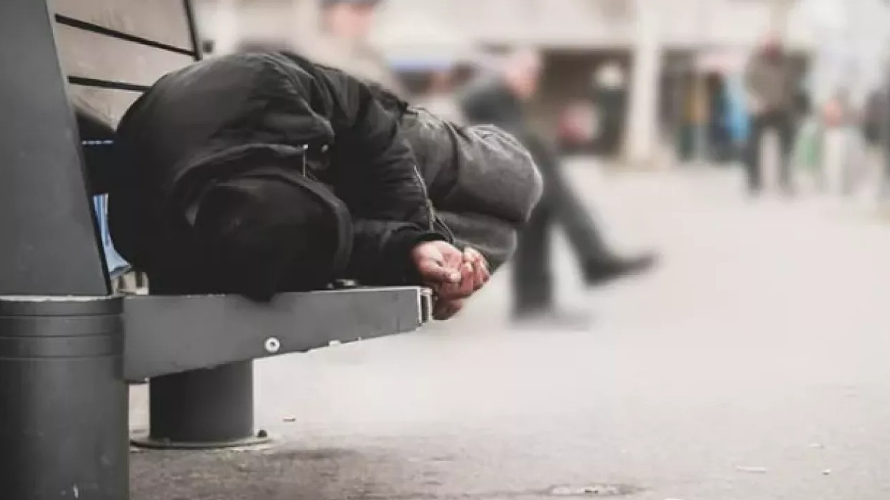 İstanbul Valiliğinden evsizler için çağrı: Mutlaka polise bildirin!