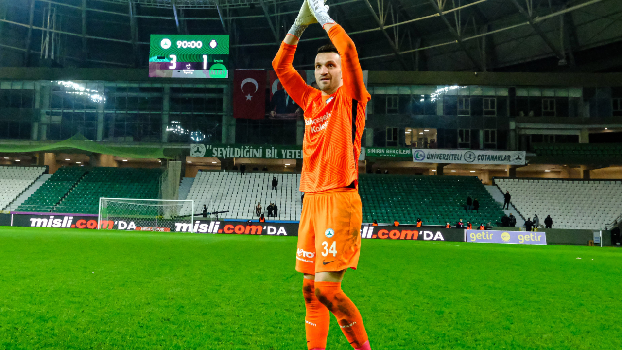 Taraftar Okan Kocuk'u istedi, yönetim harekete geçti... Galatasaray kalecisini geri çağırdı