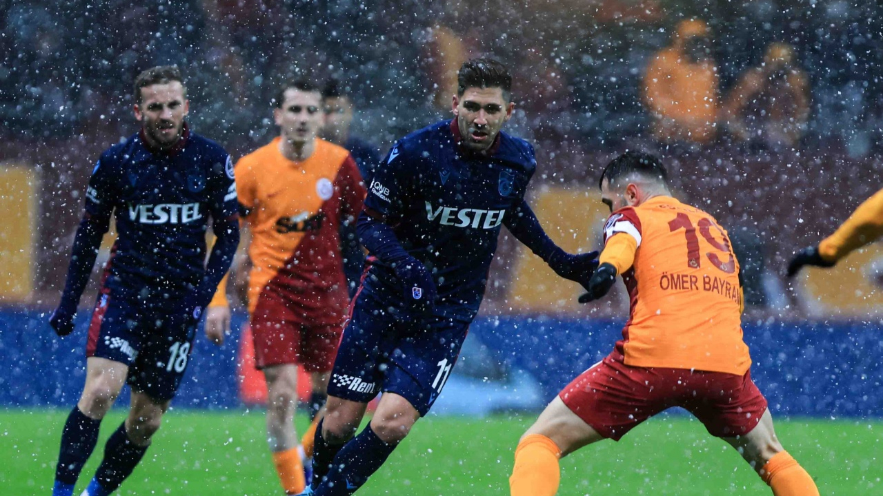 Trabzonspor'dan Galatasaray deplasmanında müthiş geri dönüş... Lider şampiyonluğa koşuyor...