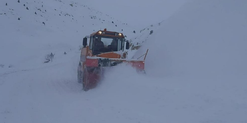 Tunceli-Hozat yolu araç trafiğine kapatıldı