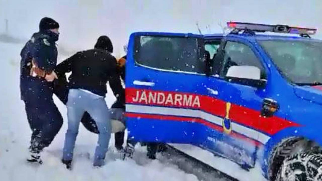 Donmak üzere olan güvenlik görevlisi son anda kurtarılabildi!
