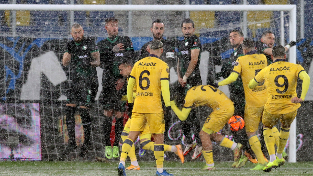 Ankaragücü'nden Süper Lig alameti gibi gollere devam... Denizlispor maçında 3 puan 90+2'de geldi