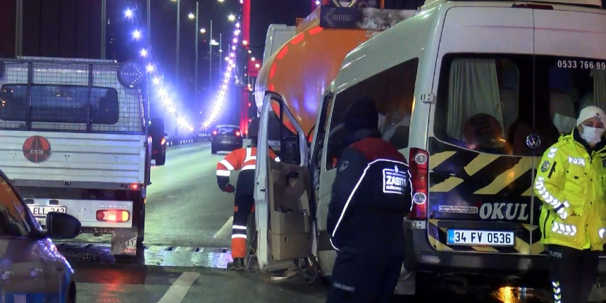 FSM Köprüsü'nde kaza! Minibüs, tuzlama aracına çarptı: 1 ölü