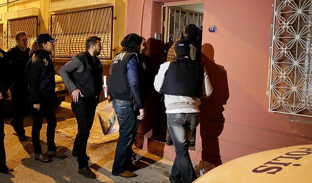 İzmir'de eyleme hazırlanan teröristlere operasyon! 15 gözaltı...