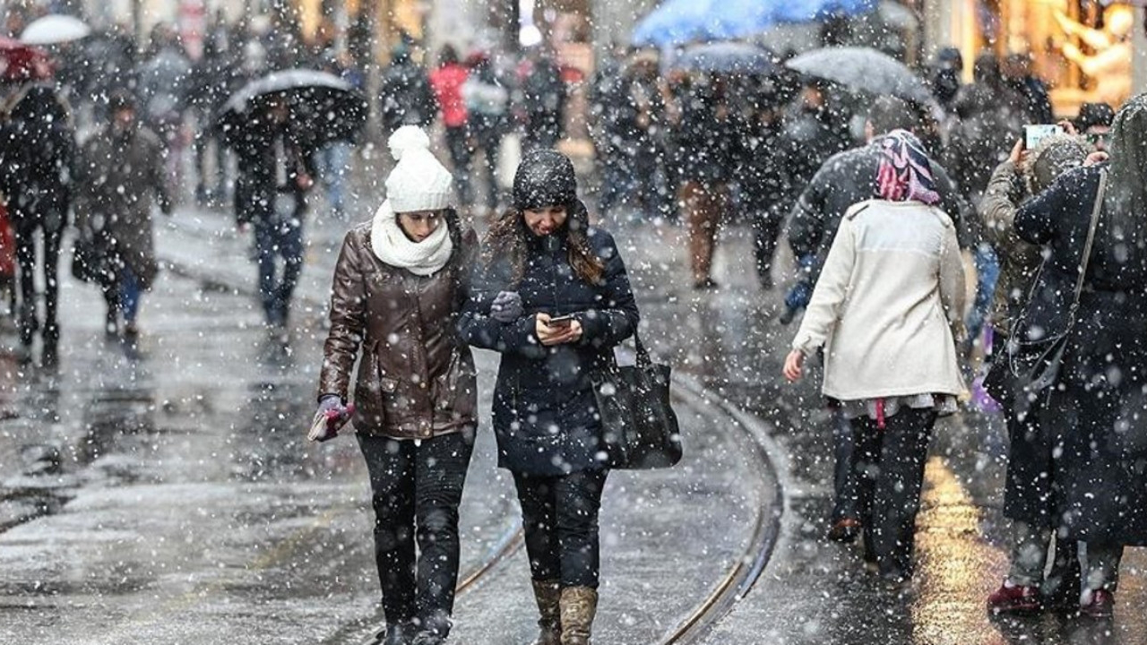 AKOM'dan İstanbullulara uyarı: Bu akşam saat 16.00 ile 17.00'ye dikkat!