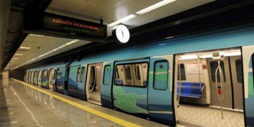 İstanbul'da yoğun kar yağışı nedeniyle metro seferleri uzatıldı