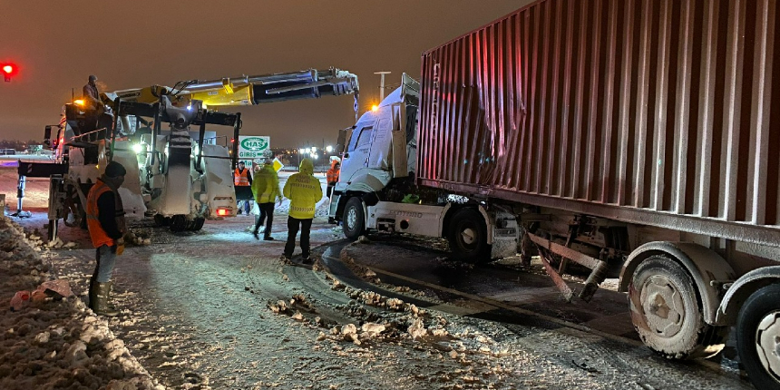 Aksaray'da iki yolcu otobüsü ile tır çarpıştı, 8 kişi yaralandı