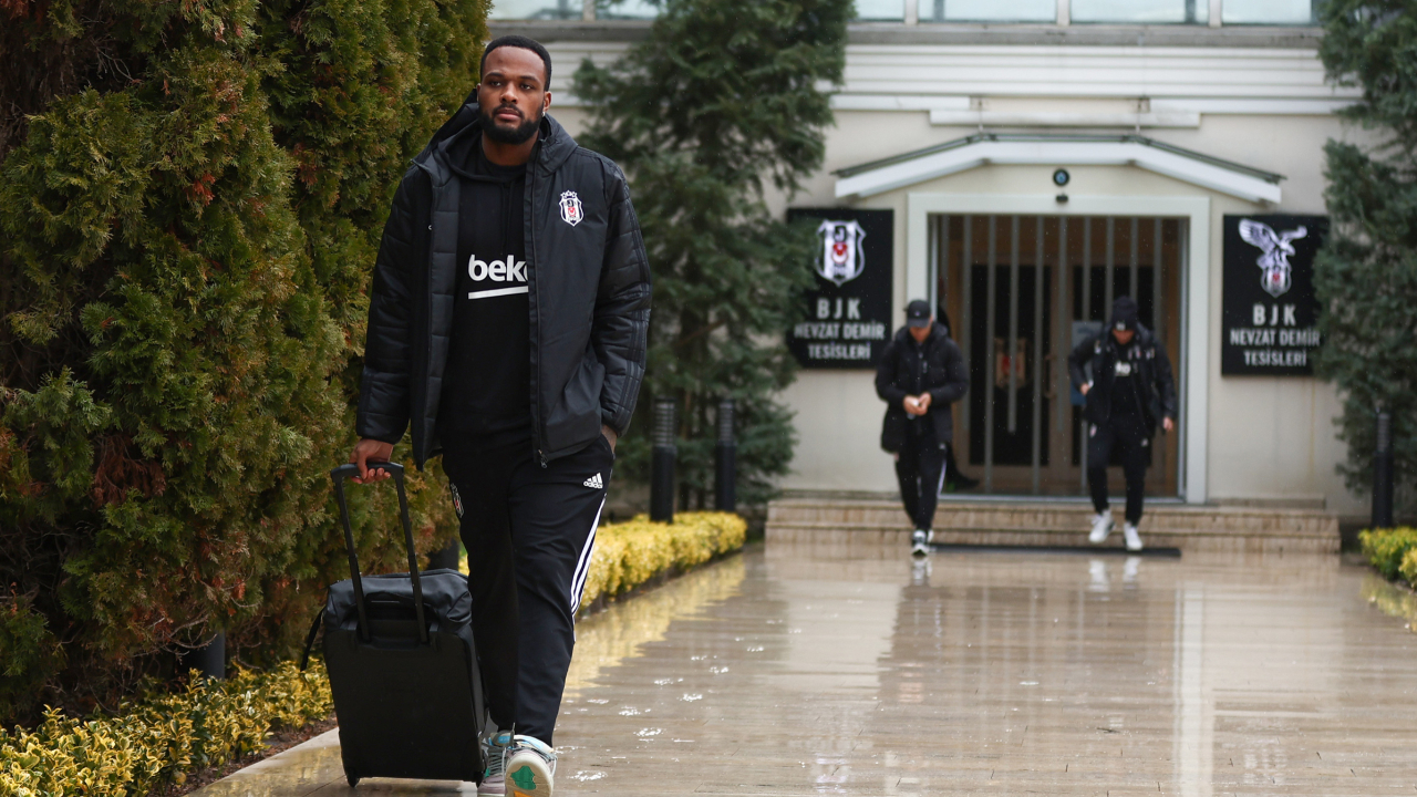 Cyle Larin için flaş Galatasaray iddiası... Beşiktaş yıldızını ezeli rakibine kaptırabilir
