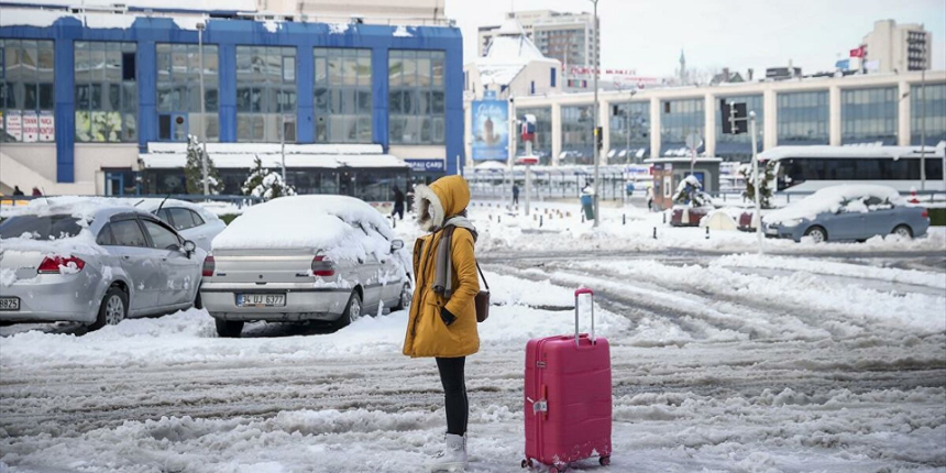 İstanbul Valisi duyurdu: Tüm otogarlardaki çıkışlar yarın saat 09.00'a kadar durduruldu!