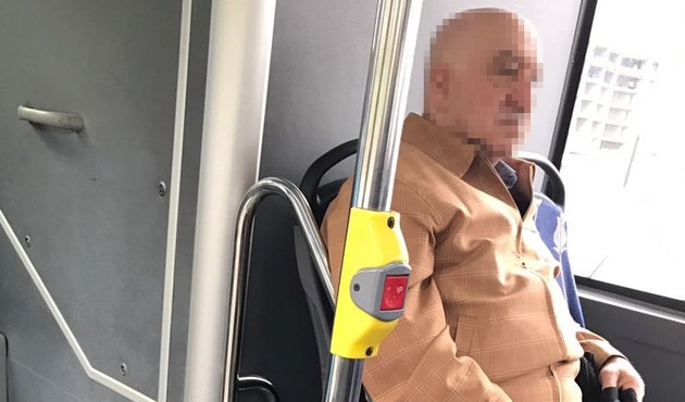 Şok görüntü! Metrobüste Fethullah Gülen ile karşılaştı