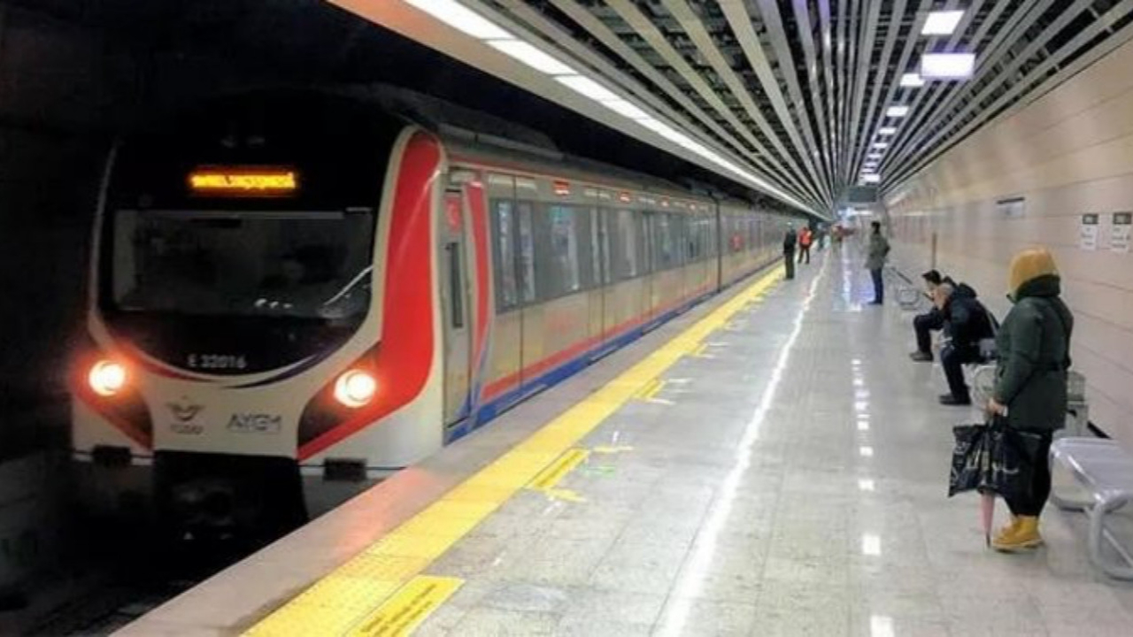 Bakan Karaismailoğlu duyurdu: Marmaray seferleri bugün de sabaha kadar ücretsiz!
