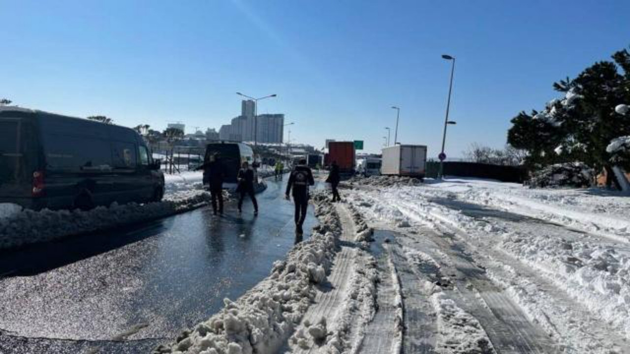 "Hadımköy Gişeler ve Arnavutköy arasındaki araçlarınızı alın yoksa çekeceğiz"