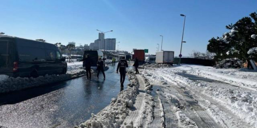 "Hadımköy Gişeler ve Arnavutköy arasındaki araçlarınızı alın yoksa çekeceğiz"