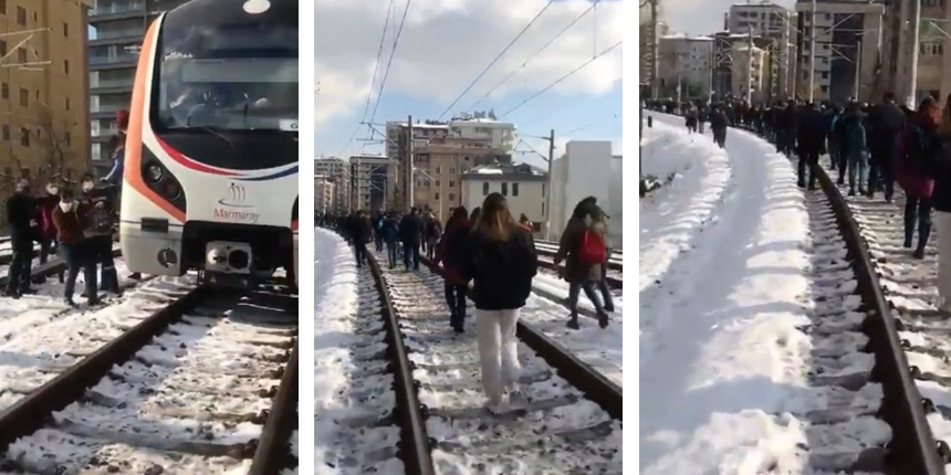Marmaray'da arıza! Suadiye'de tren arıza yaptı, yolcular diğer istasyona yürüdü