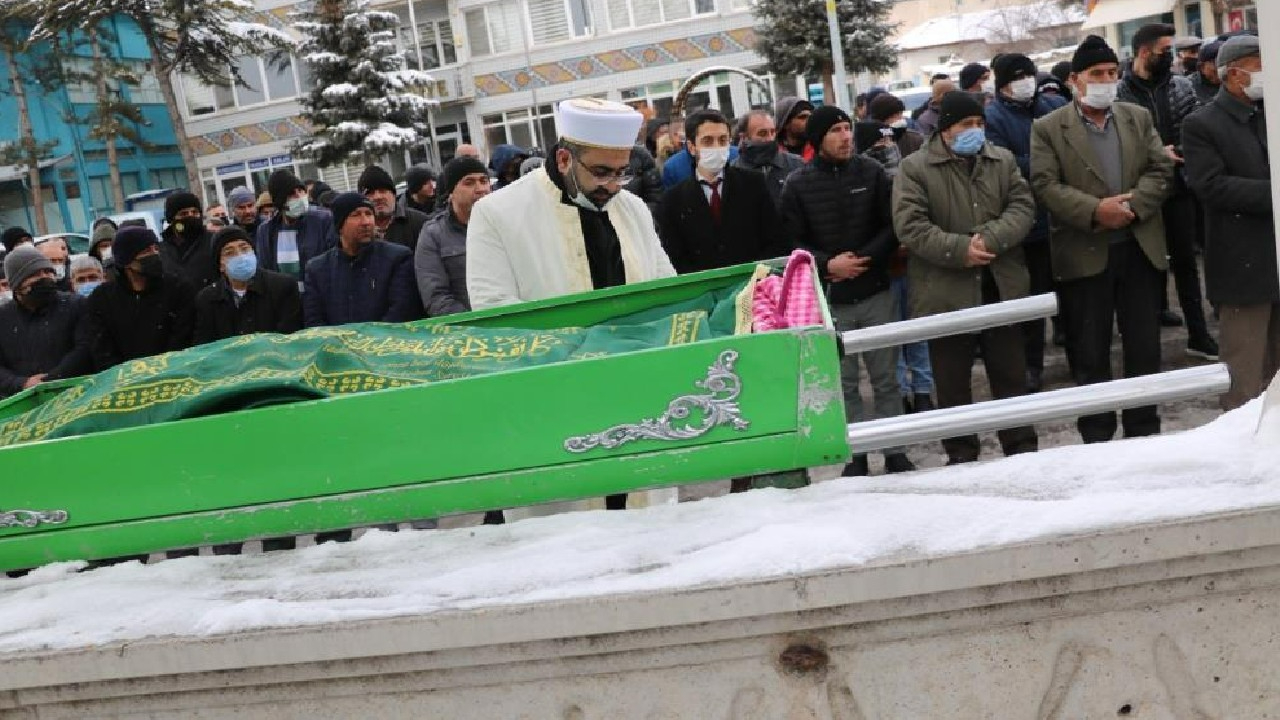 Evinde boğazı kesilmiş vaziyette bulunmuştu! Aile üyeleri gözaltında!