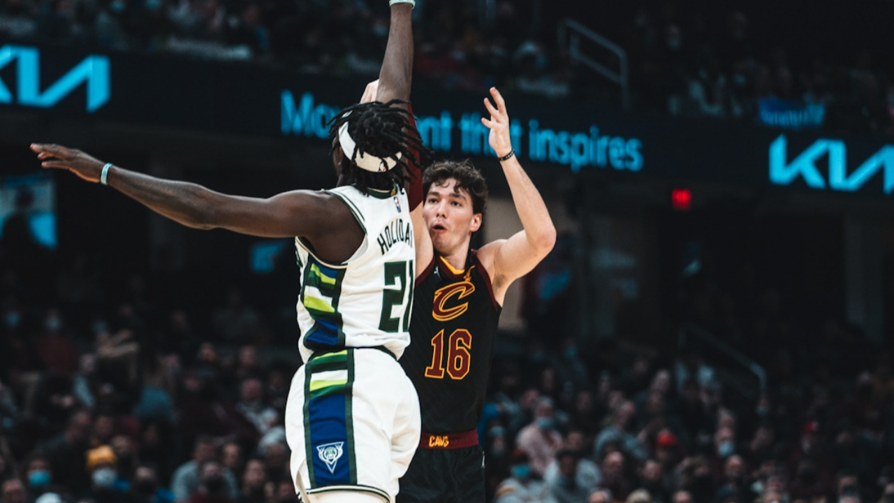 Cedi Osman'dan kariyer üçlük rekoru... Cleveland Cavaliers son şampiyonu devirdi