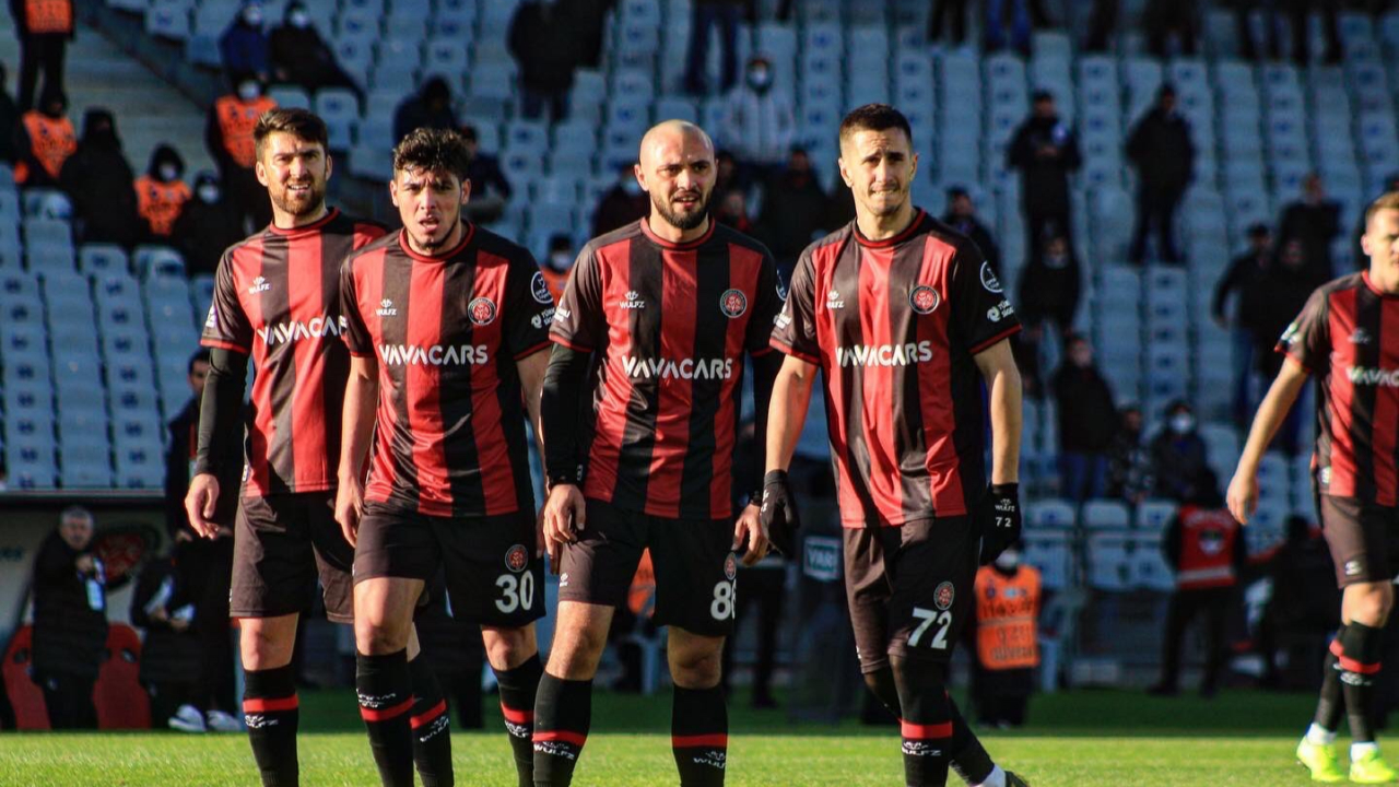 "Aleksandar Pesic'i herhangi bir kulübe satmak gibi bir düşüncemiz yoktur"