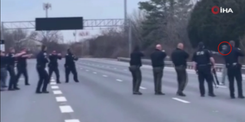 ABD polisi, yol kenarında oturan adamı kurşun yağmuruna tuttu!