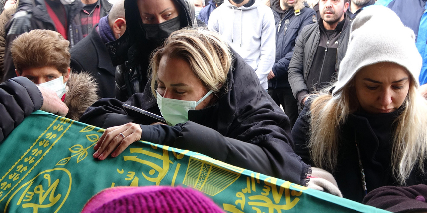 Şafak Mahmutyazıcıoğlu son yolculuğuna uğurlandı... Ece Erken'den eşine acı veda