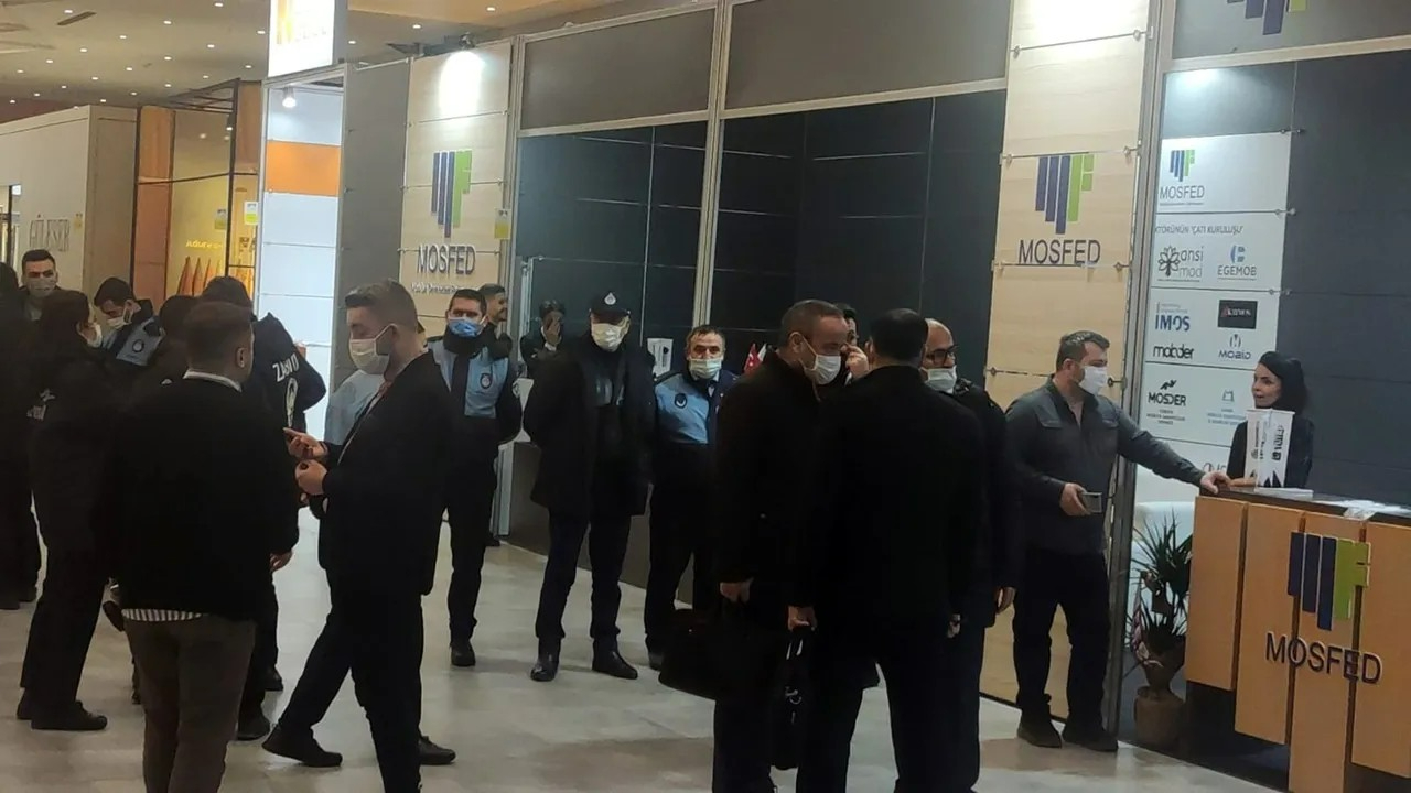 İstanbul'da Avrupa’nın en büyük mobilya fuarına zabıta baskını!